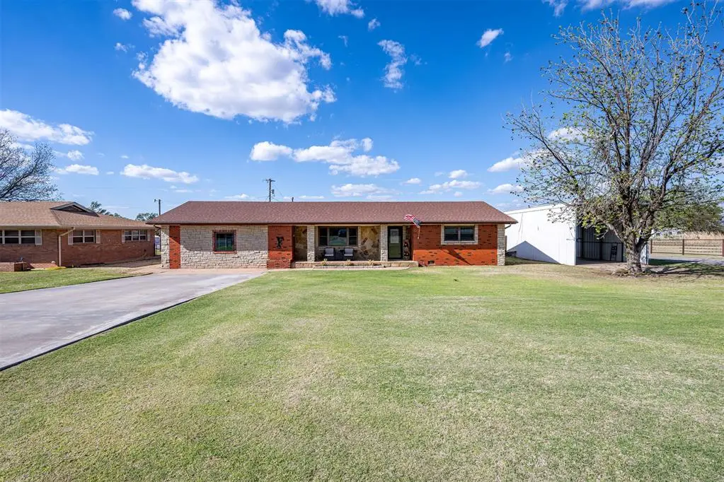 921 E North Boundary Street, Sentinel, OK 73664 - #1