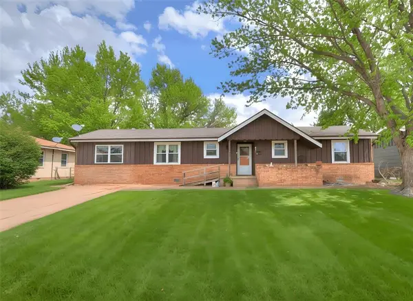 816 Hillcrest Drive, Watonga, OK 73772