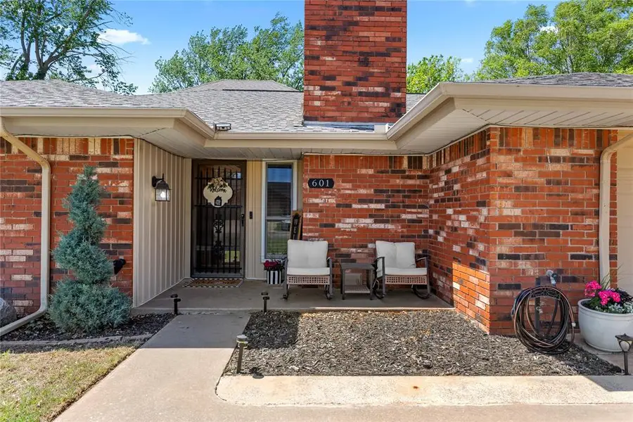 601 N Pecan Street, Weatherford, OK 73096 - #3