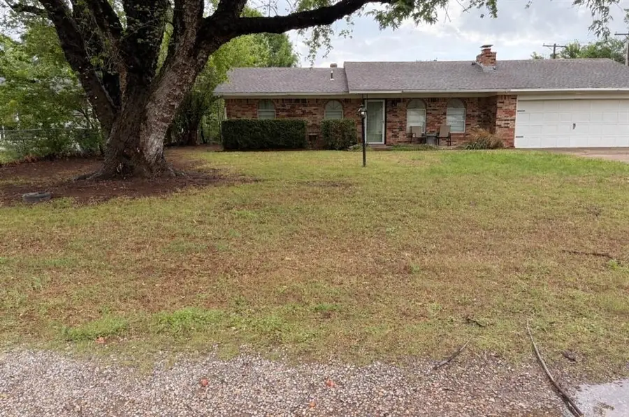 302 NW 1st Street, Tuttle, OK 73089 - #2