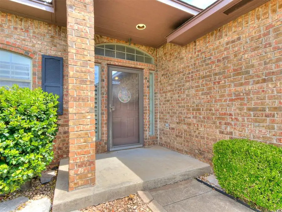 1041 Cambridge Court, Moore, OK 73160 - #2