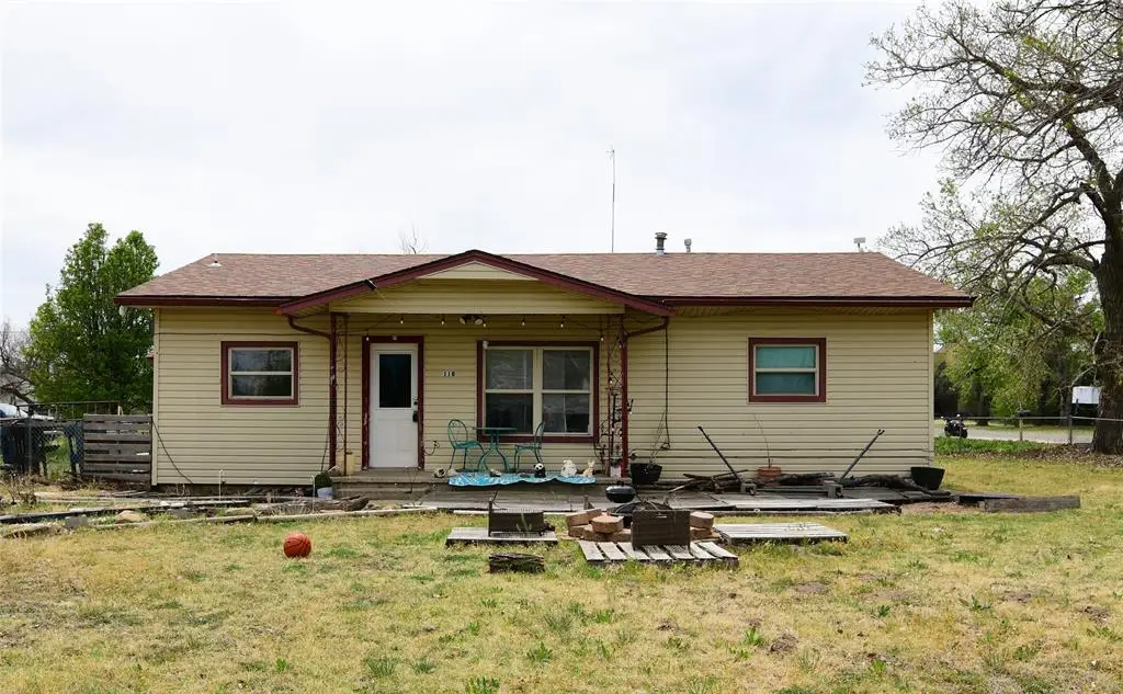 121 W 3rd Street, Fargo, OK 73840 - #1