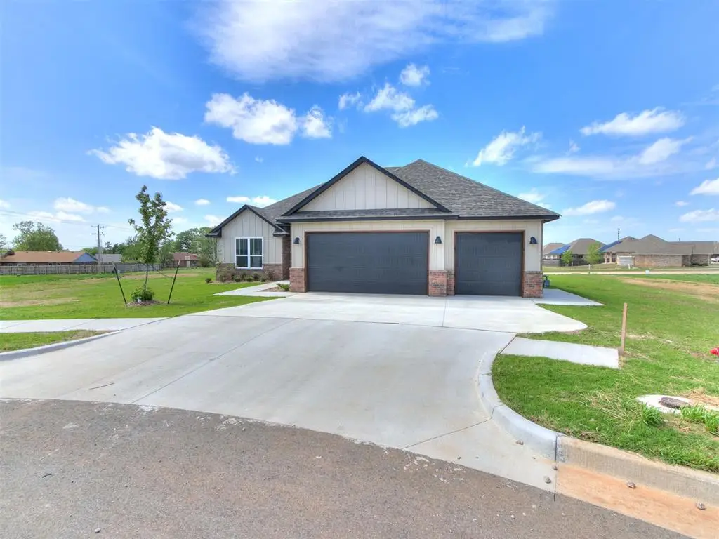 2801 Summit Hollow Circle, Norman, OK 73071 - #1