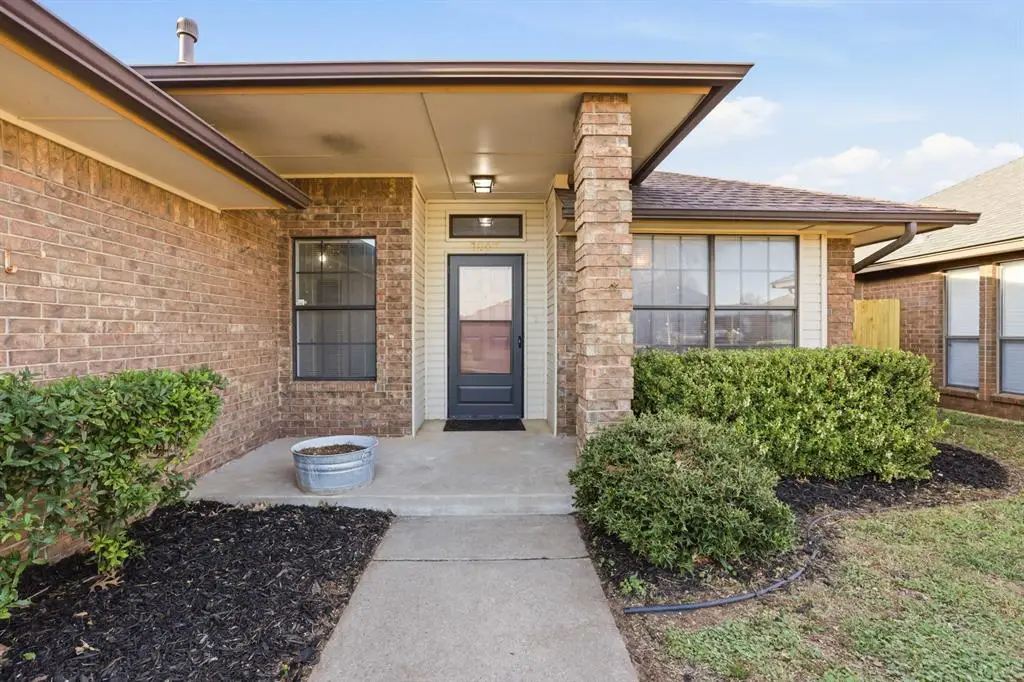 7807 NW Nw 105th Terrace, Oklahoma City, OK 73013 - #1