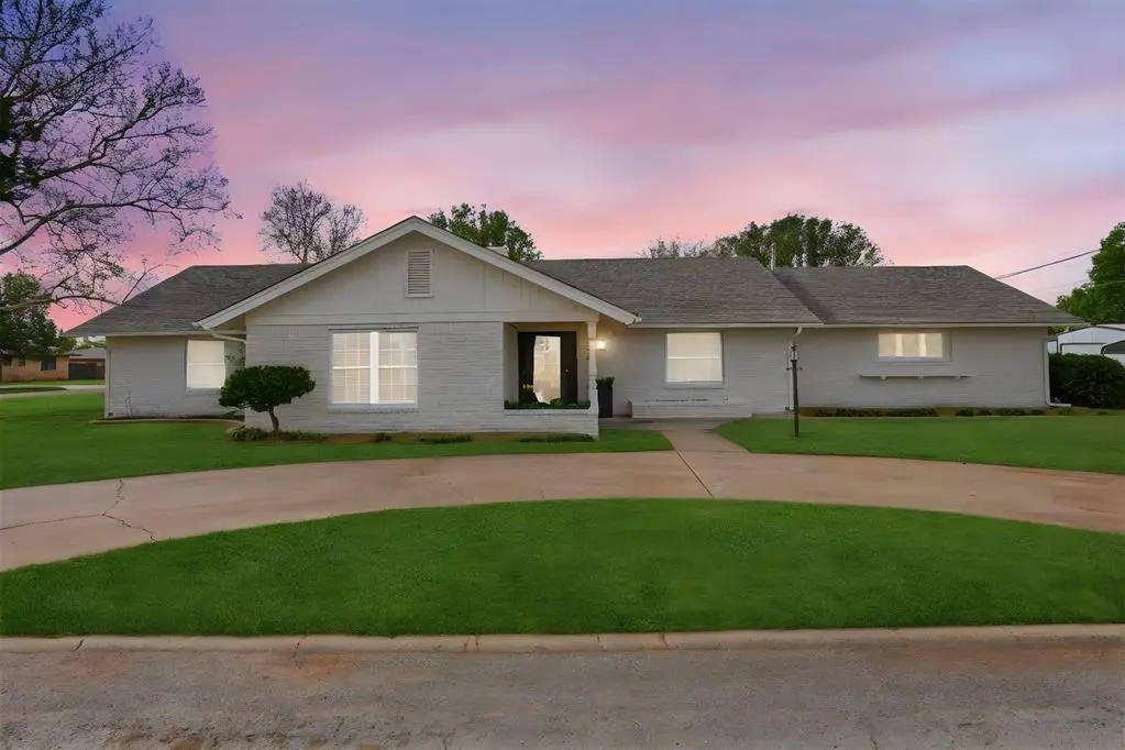 400 W Elm Street, Hobart, OK 73651 - #1