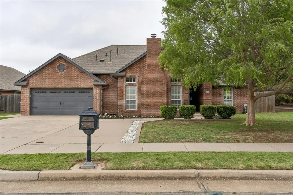 501 Sparrow Hawk, Edmond, OK 73003 - #1