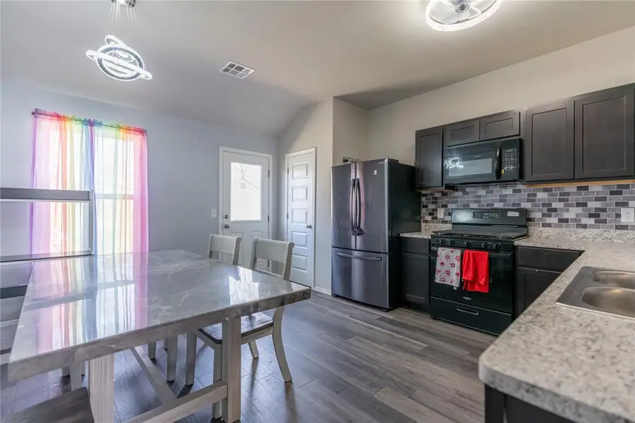 525 W Ava Drive, Mustang, OK 73064 - #3