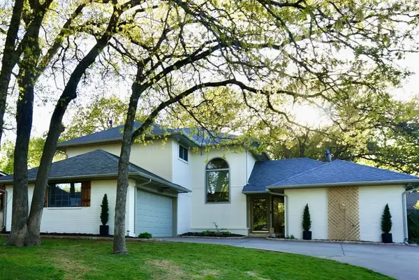 2209 E 37th Court, Edmond, OK 73013