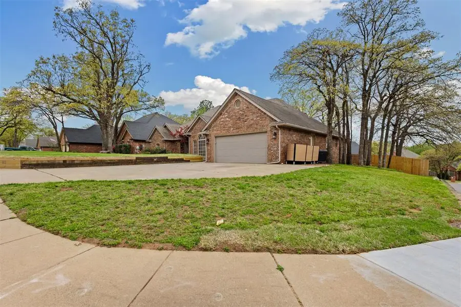 2405 Powderhorn, Edmond, OK 73034 - #2