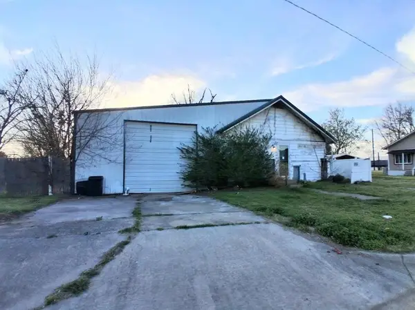 202 S Center Avenue, Shawnee, OK 74801