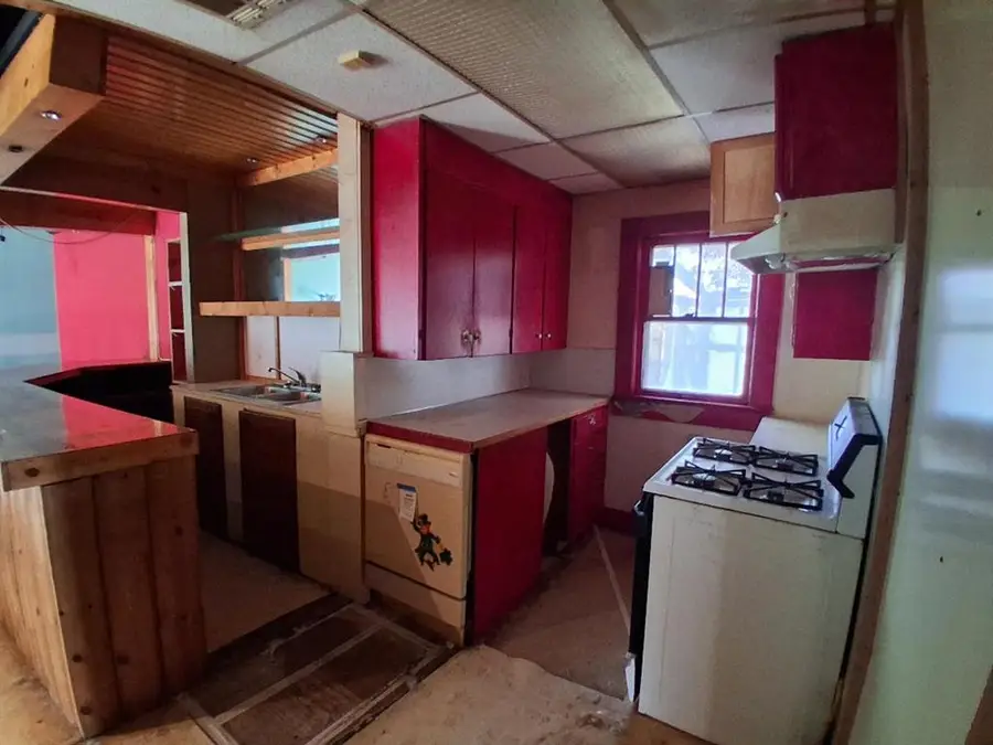 202 S Center Avenue, Shawnee, OK 74801 - #2