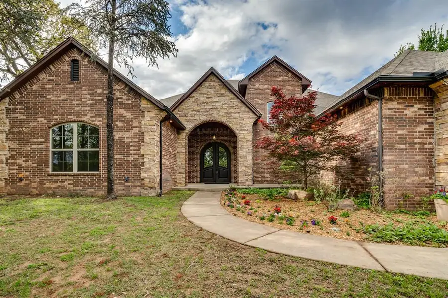 2082 Vaquero Court, Edmond, OK 73034 - #2