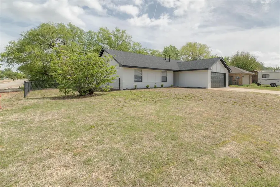 605 Cinnamon Drive, Edmond, OK 73003 - #2