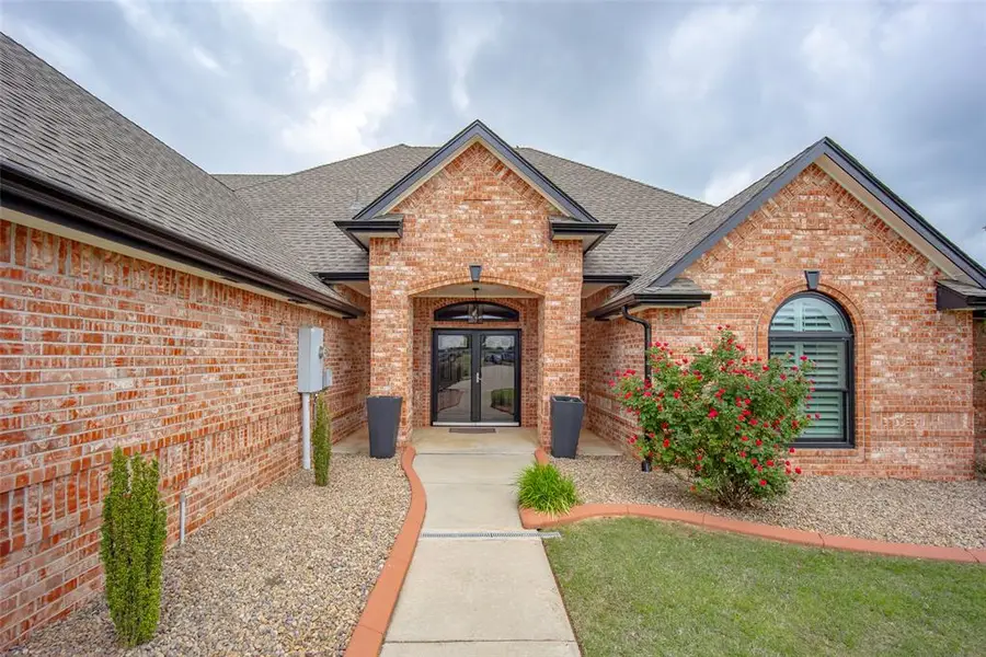 3012 Twin Lake Drive, Moore, OK 73165 - #2