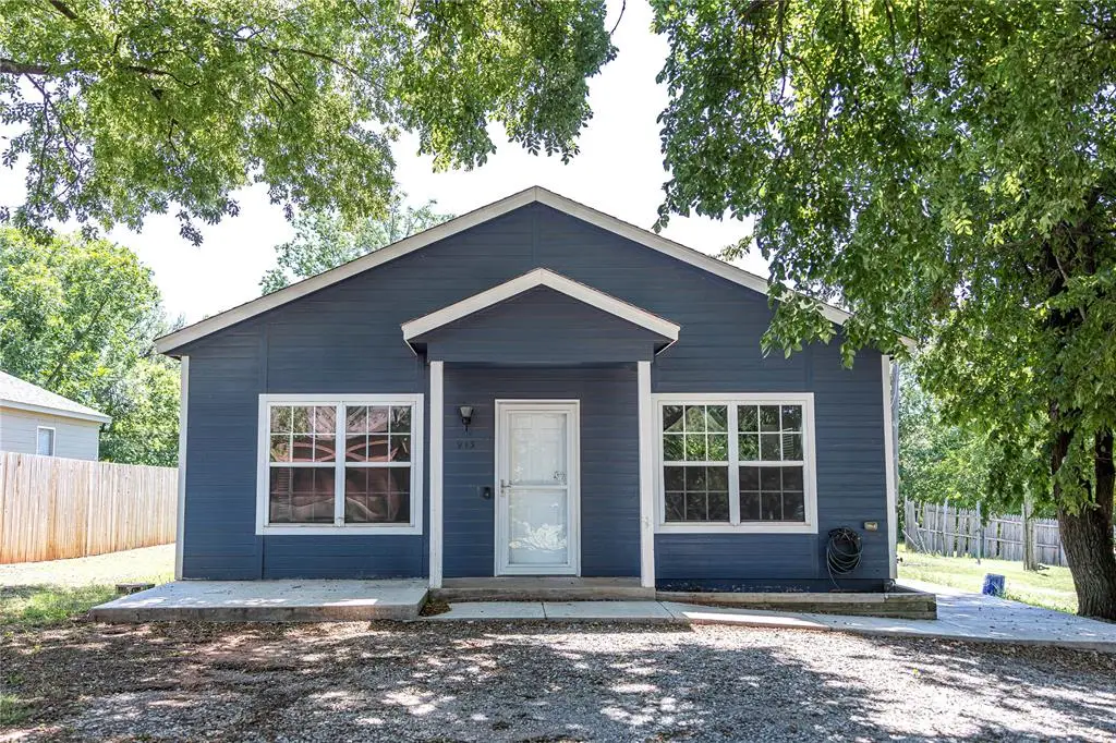 915 E Perkins Avenue, Guthrie, OK 73044 - #1