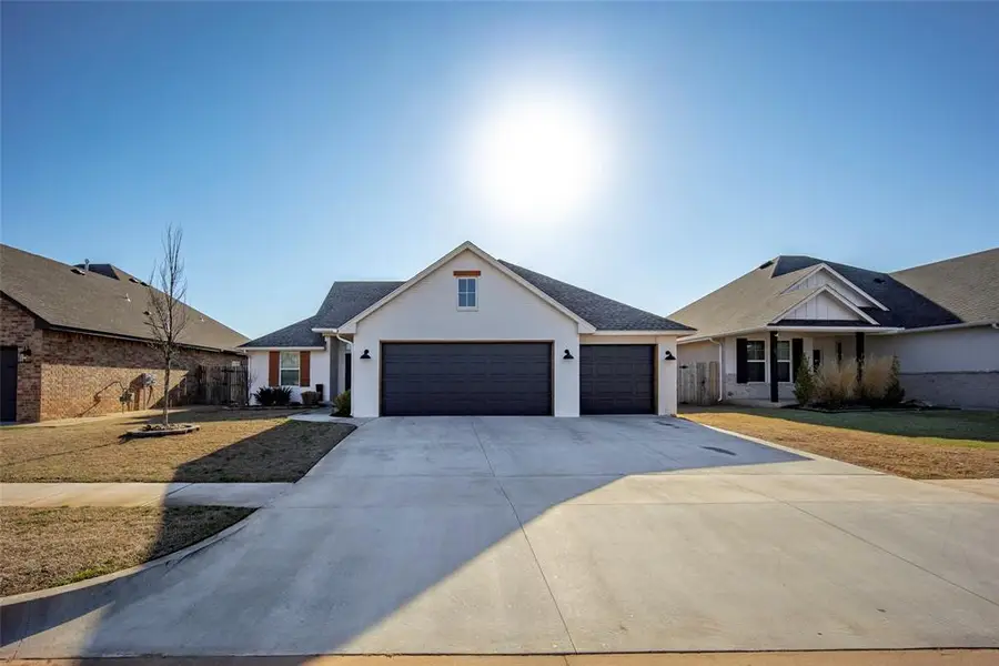 2812 Wild Rose Lane, Yukon, OK 73099 - #2