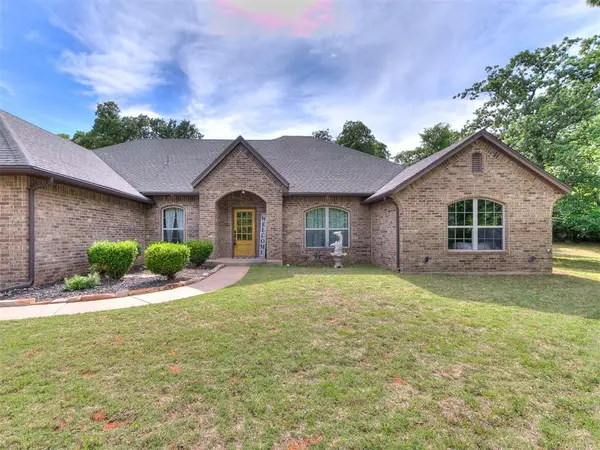 1595 Red River Circle, Edmond, OK 73025