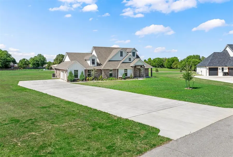 3452 Woodland Springs Drive, Norman, OK 73072 - #3