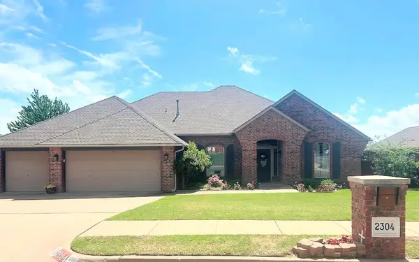 2304 Hanover Lane, Edmond, OK 73034