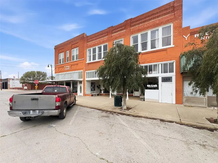 129 S Oklahoma Avenue, Mangum, OK 73554 - #2