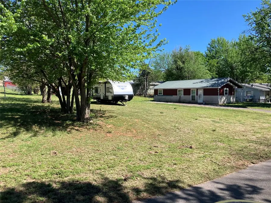 306 S 2nd Street, Rush Springs, OK 73082 - #3