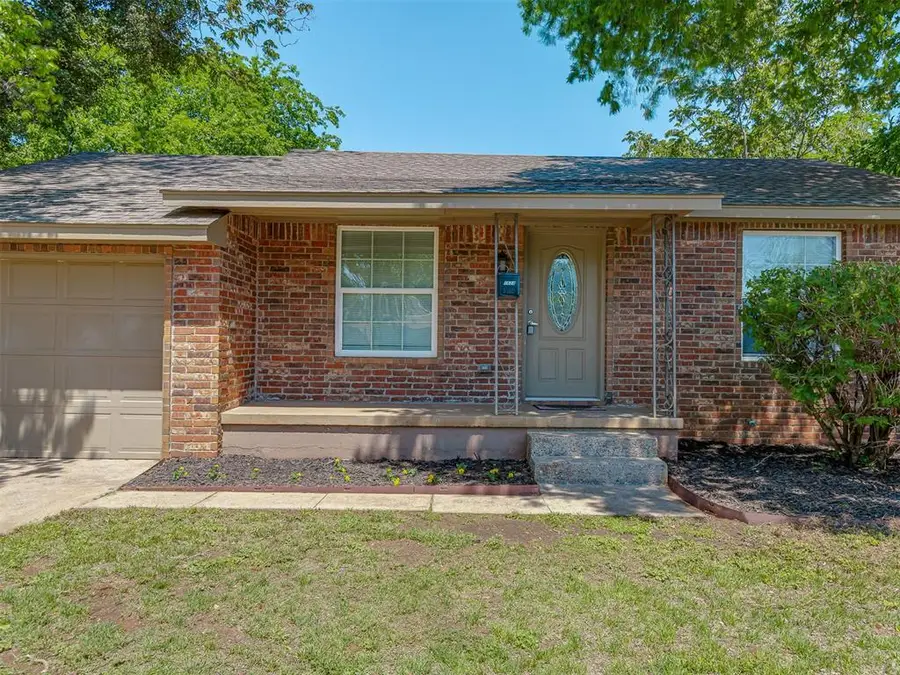 1824 Park Avenue, Chickasha, OK 73018 - #3