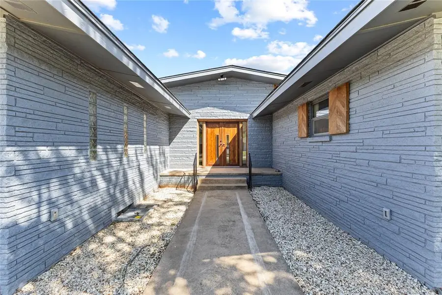 1220 N Kansas Street, Weatherford, OK 73096 - #3