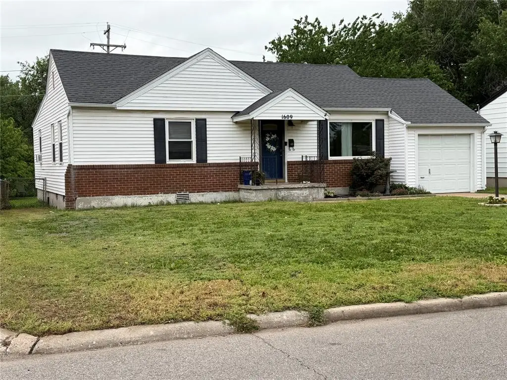 1609 Sandra Drive, Midwest City, OK 73110 - #1