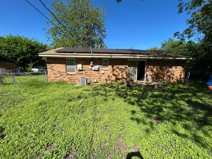 1106 N 11th Street, Chickasha, OK 73018 - #2