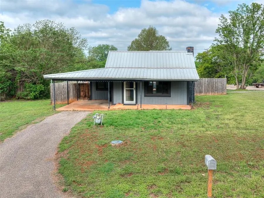 403 Fir Street, Wellston, OK 74881 - #2