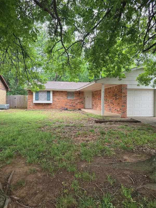 432 Larkspur Lane, Edmond, OK 73003