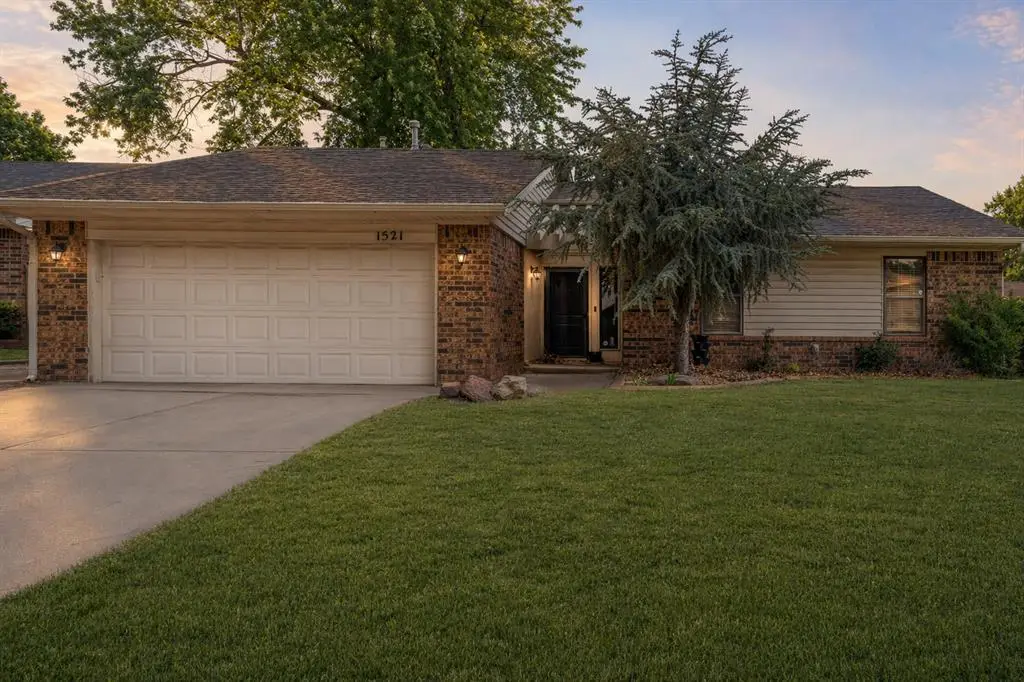 1521 NE 2nd Street, Moore, OK 73160 - #1