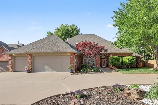 2417 Ashecroft Circle, Edmond, OK 73034