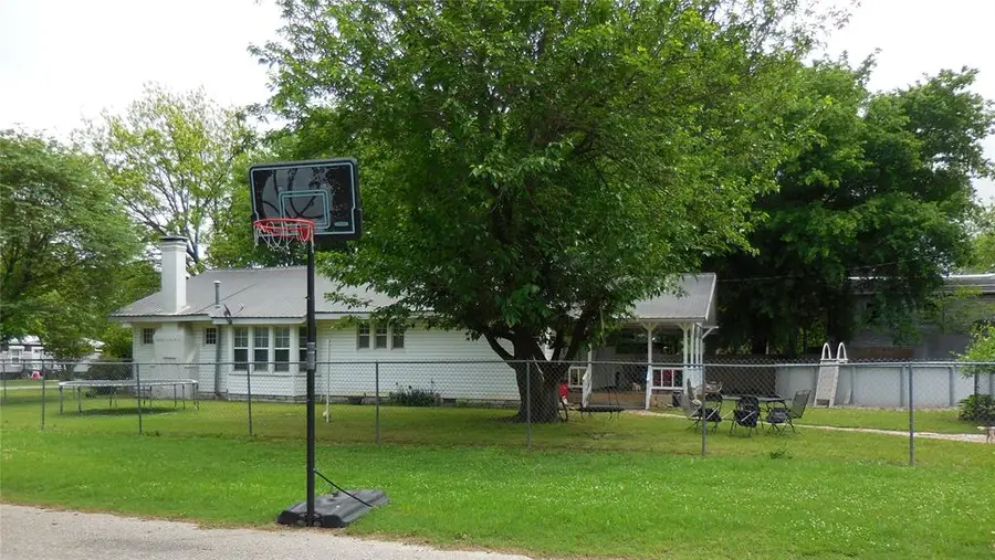 601 S 3rd Street, Davis, OK 73030 - #3