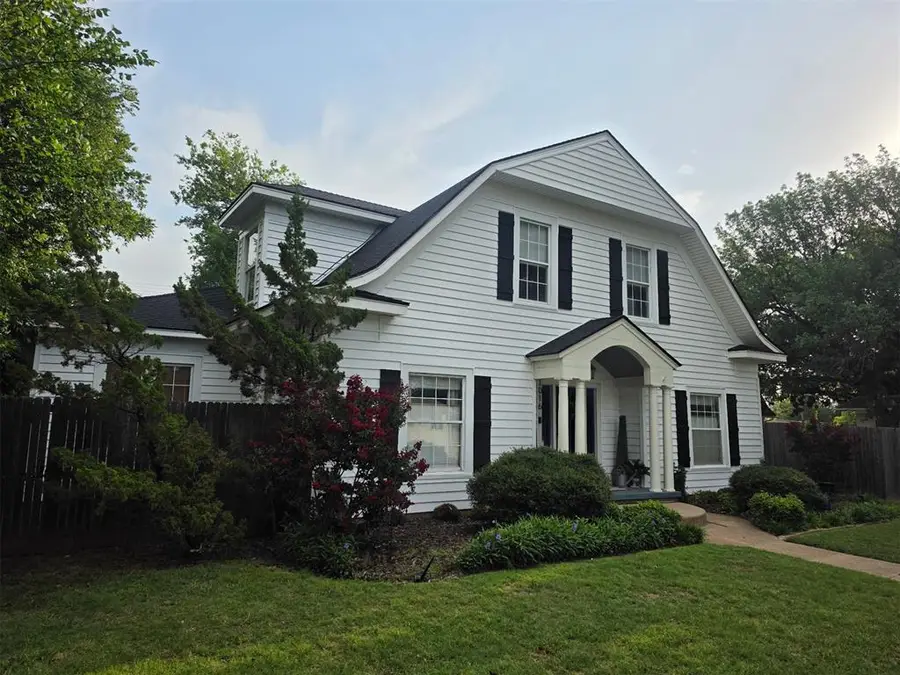 1016 W Kansas Avenue, Chickasha, OK 73018 - #2