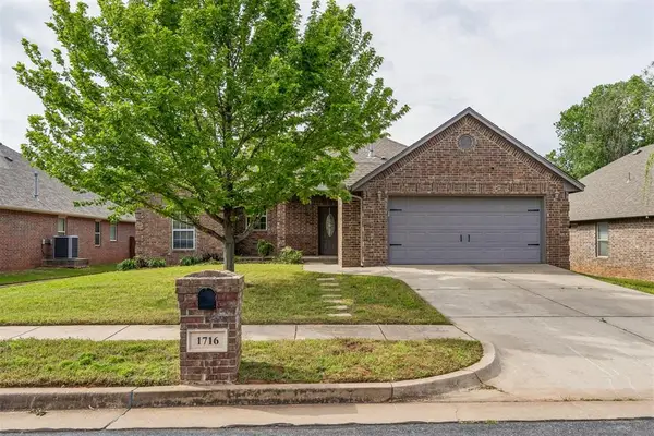 1716 Kamber Road, Edmond, OK 73003