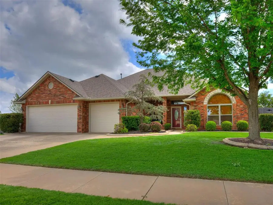 2100 SW 33rd Street, Moore, OK 73170 - #2