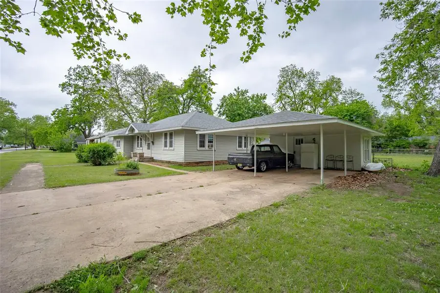 412 S Cherry Street, Pauls Valley, OK 73075 - #2