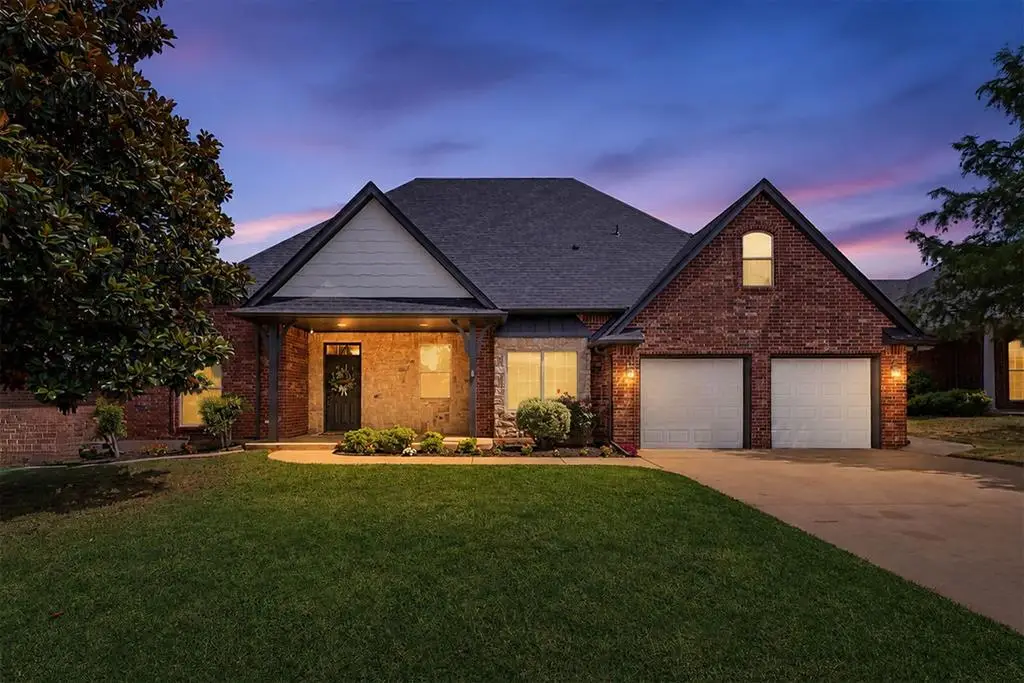305 E Richmond Terrace, Mustang, OK 73064 - #1