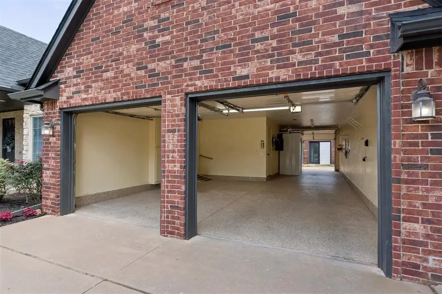 305 E Richmond Terrace, Mustang, OK 73064 - #2