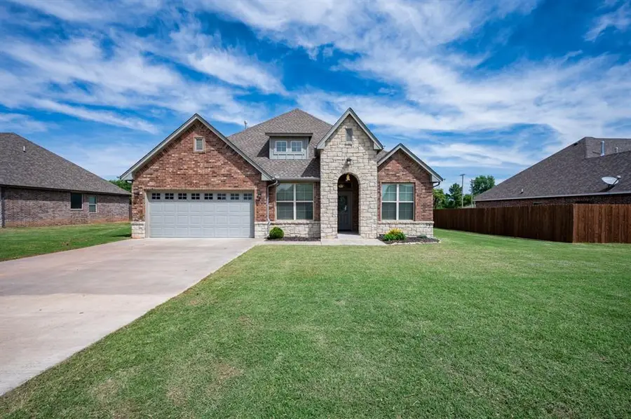 9 Southpointe Avenue, Tuttle, OK 73089 - #2