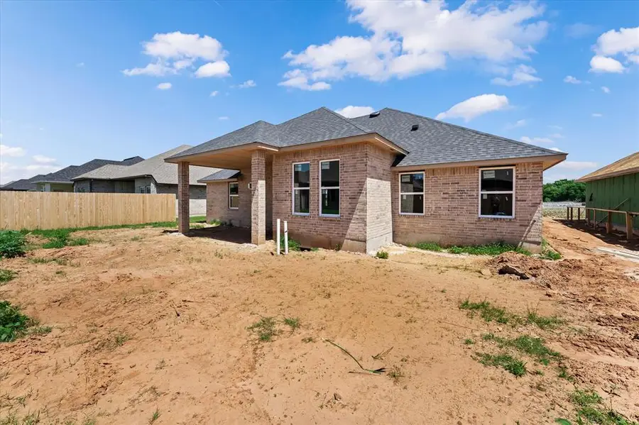 5009 Vine Cliff Road, Mustang, OK 73064 - #3