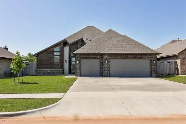 1812 W Zachary Way, Mustang, OK 73064