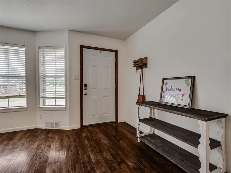 128 Chevy Chase Drive, Oklahoma City, OK 73110 - #3