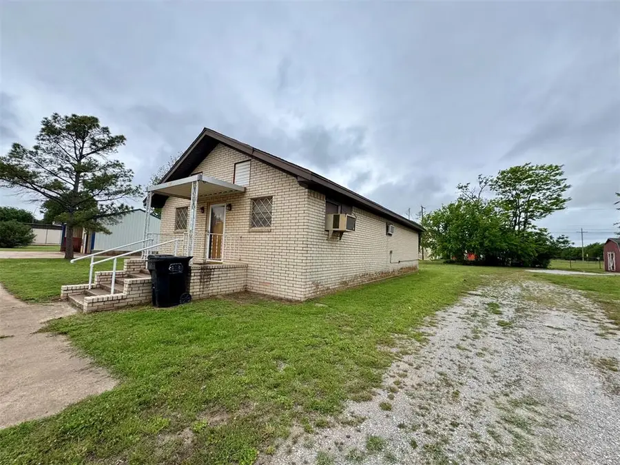 120 N Main Street, Verden, OK 73092 - #2