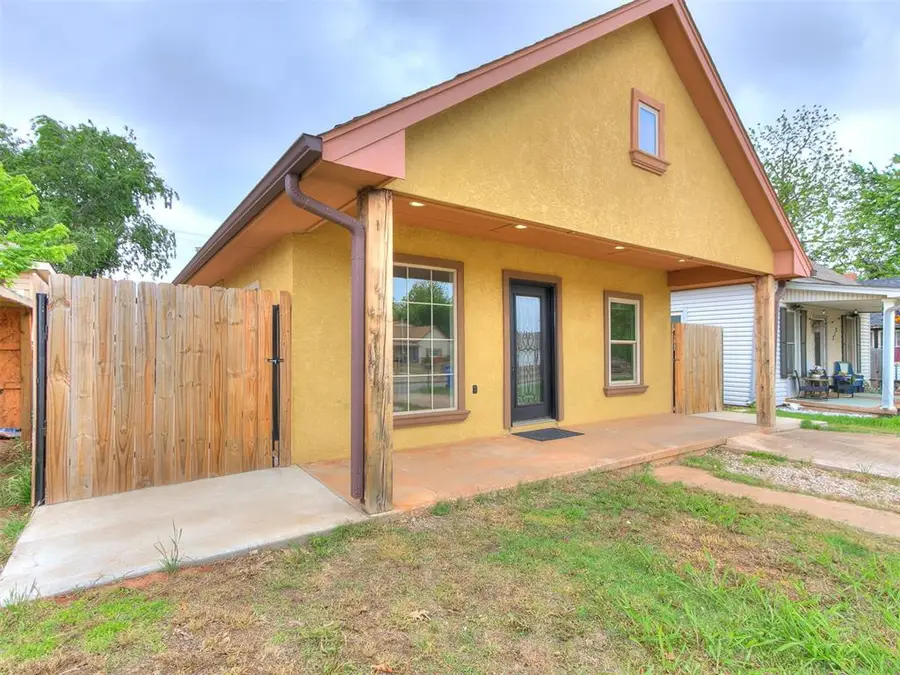 208 E Broadway Avenue, Kingfisher, OK 73750 - #3