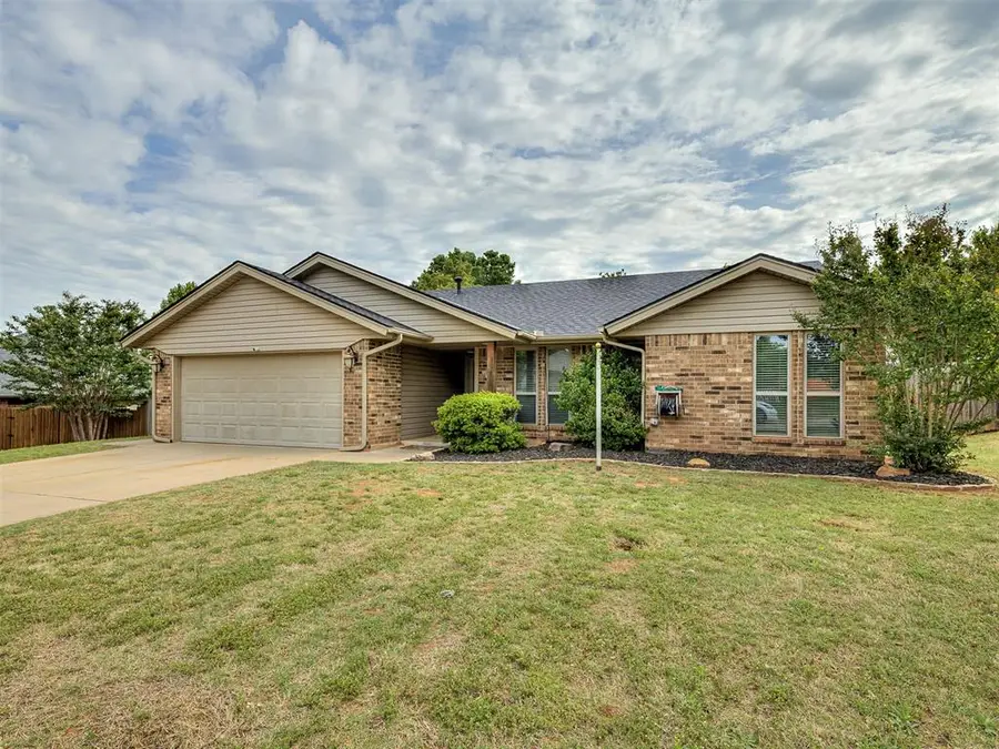 712 N Edgewood Terrace, Mustang, OK 73064 - #3