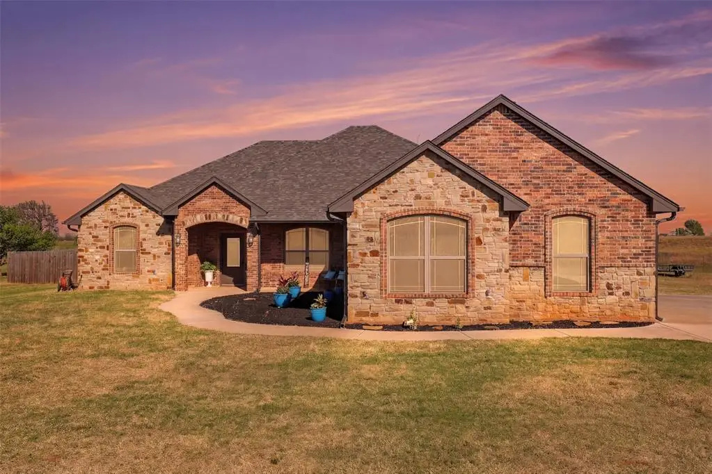 104 E Cool Springs Road, Rush Springs, OK 73082 - #1