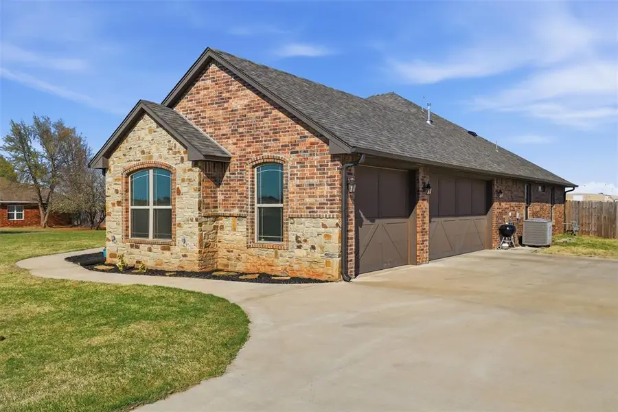 104 E Cool Springs Road, Rush Springs, OK 73082 - #3