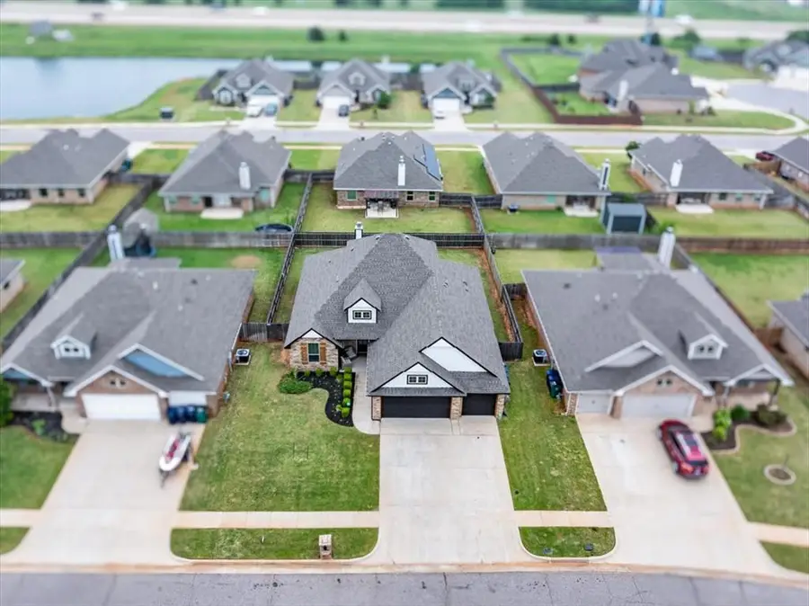 612 Bison Crossing Drive, Yukon, OK 73099 - #2